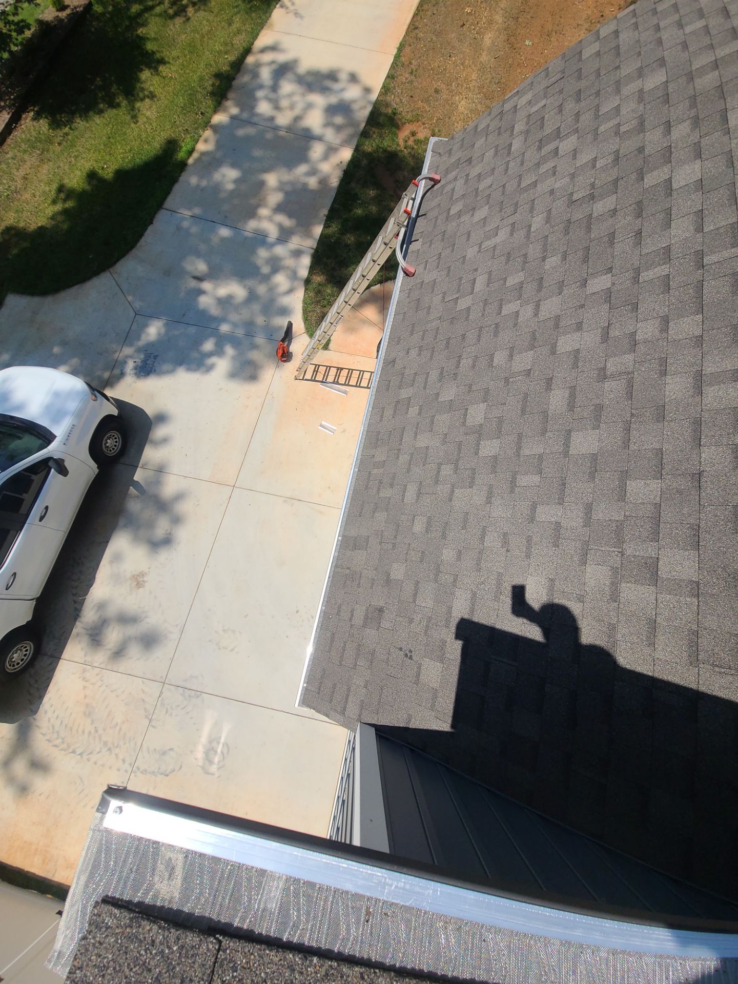 Gutter cleaning, pine needle / mulch, yard clean up - craigslist